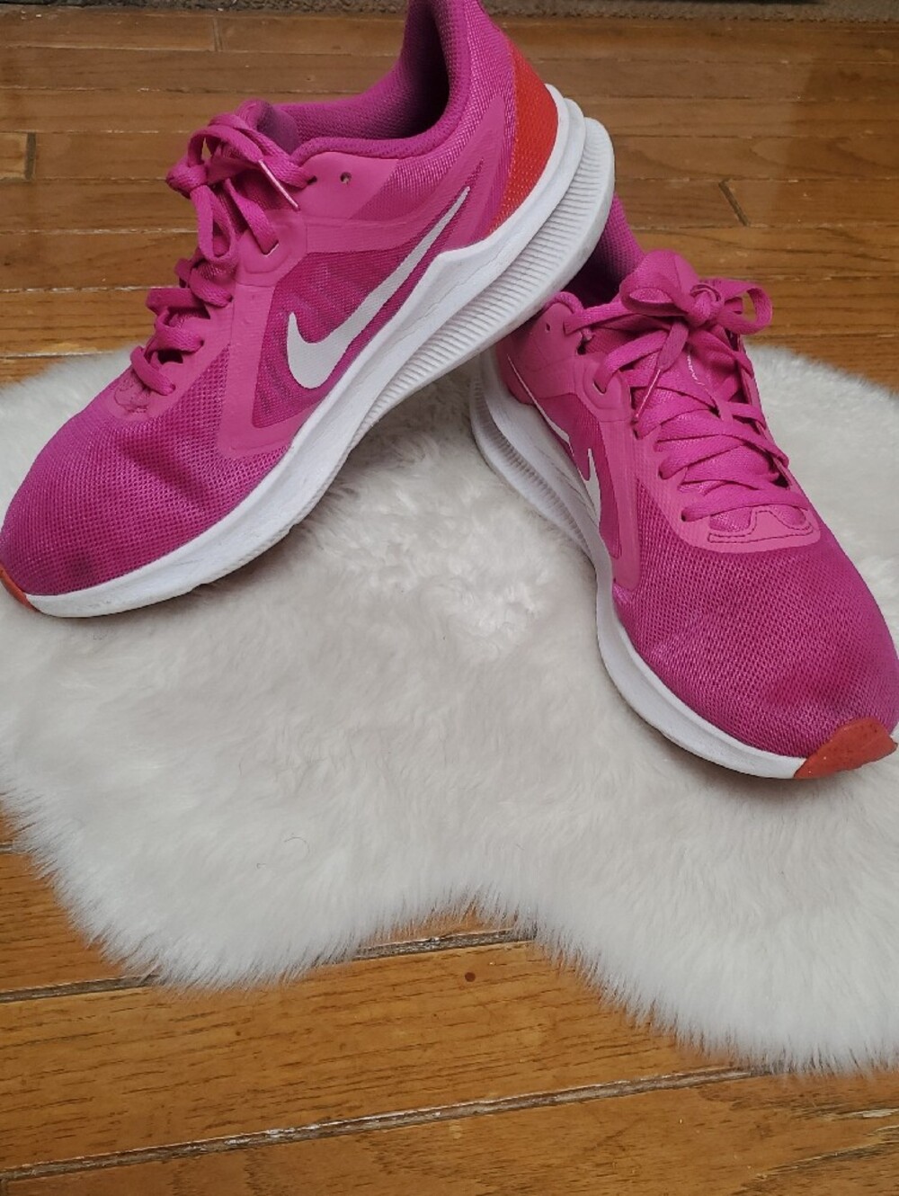 Nike Downshifter Women’s Bright Pink Mesh Running Sneakers with White Swoosh - Picture 3 of 10